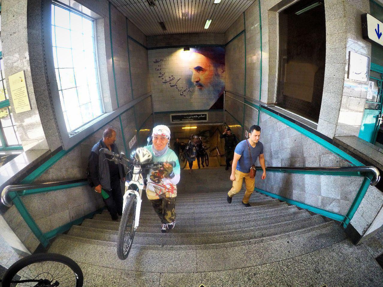 دوچرخه در متروی تهران